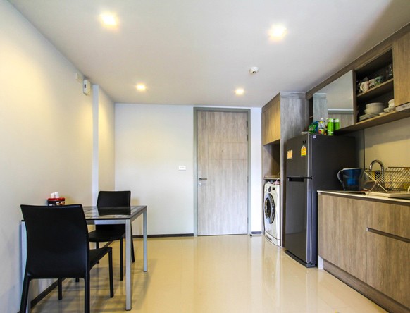 Top-Floor Feel, 47 sqm 1bed - Unblocked City View, 4 Min Walk to BTS