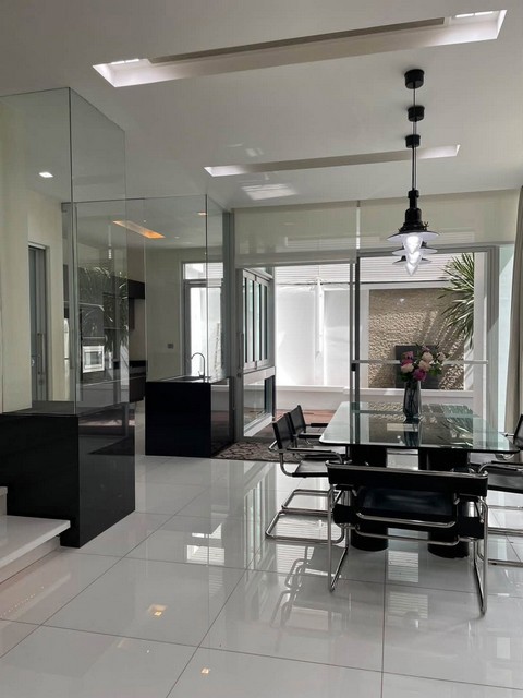 ให้เช่า ทาวน์โฮม โครงการ เดอะ แลนด์มาร์ค เรสซิเดนท์ The Landmark Residence ตกแต่งสวยพร้อมเข้าอยู่