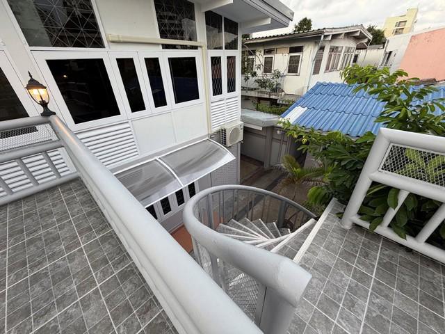 ให้เช่า บ้านเดี่ยว 2 ชั้น ใจกลาง ซอยวิภาวดีรังสิต 46 รีโนเวทใหม่ พร้อมสนามกว้าง ใกล้รถไฟฟ้าสายสีแดง