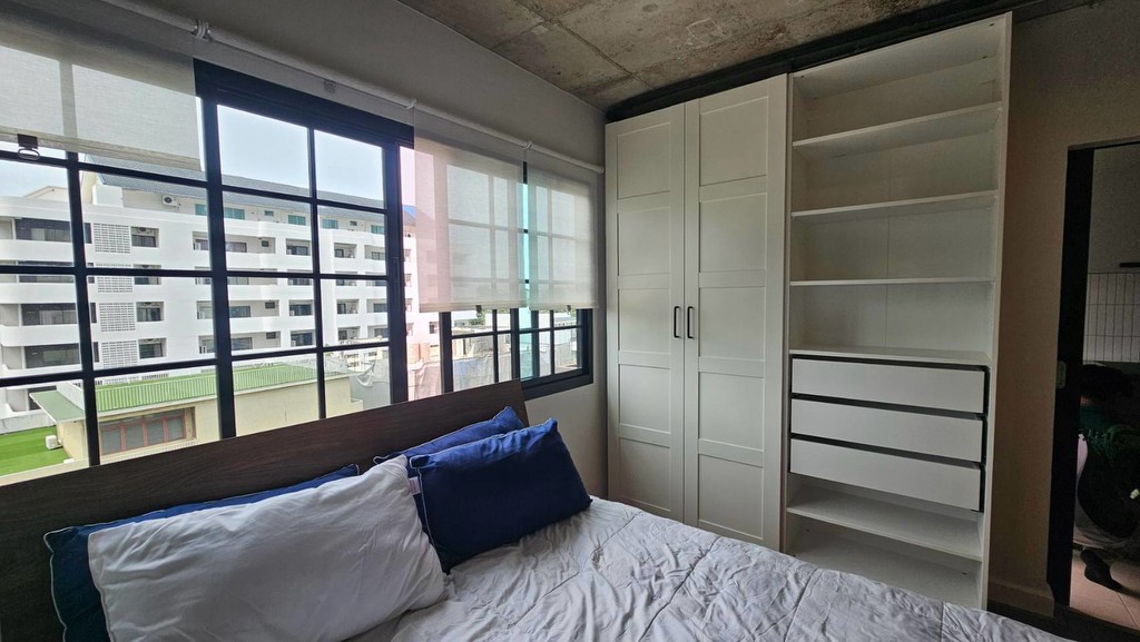 One Thonglor Station 31 sq.m. Studio Loft, 200m from BTS Thong Lo behind T-One. High Yield 8%+