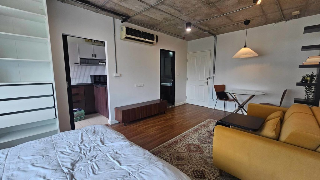 One Thonglor Station 31 sq.m. Studio Loft, 200m from BTS Thong Lo behind T-One. High Yield 8%+