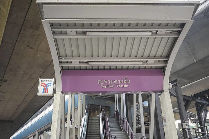 ให้เช่าคอนโด Rhythm Sathorn (ริธึ่ม สาทร) 1 ห้องนอน ใกล้ BTS สะพานตากสิน วิวแม่น้ำ ไม่บล็อกวิว เจ้าข
