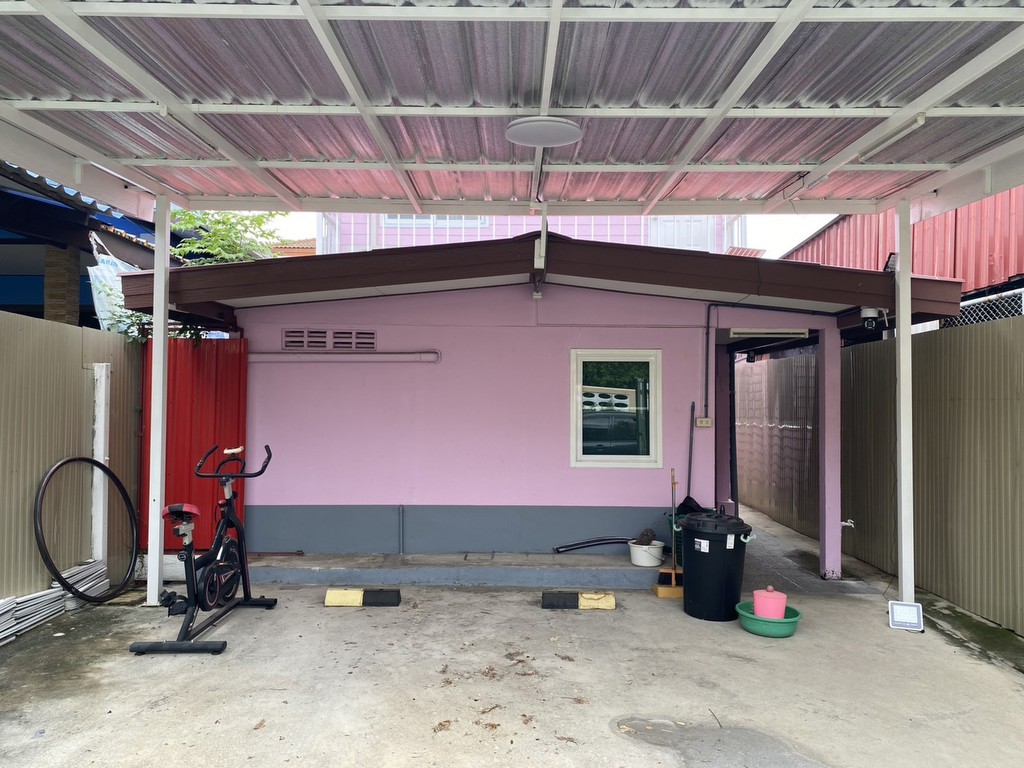ขายบ้านเดี่ยว 2 ชั้น สมุทรปราการ 4 นอน ใกล้ BTS ศรีนครินทร์ มีพื้นที่รอบบ้าน แค่ 1.99 ล้าน