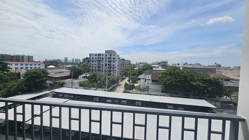 ขายคอนโดใกล้รถไฟฟ้าแบริ่ง Notting Hill Sukhumvit 105 ลาซาล ชั้น 5 อาคาร D พร้อมอยู่