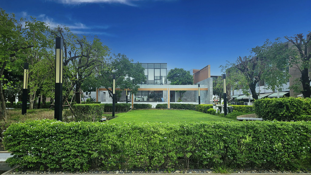 ขายบ้านกลางเมืองวัชรพล ทาวน์โฮม 3 ชั้น เพดานสูง หน้าบ้านไม่ชนใคร ใกล้คลับเฮ้าส์ ตกแต่งสวยพร้อมอยู่