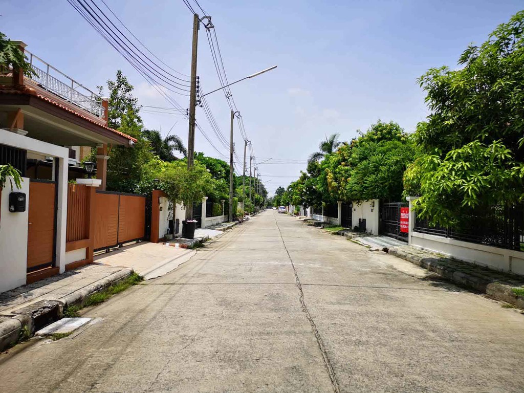 ให้เช่าบ้านเดี่ยวใหม่ 2 ชั้น หมู่บ้านวราบดินทร์ ลำลูกกาคลอง 5 ปทุมธานี  ติดบิ๊กซีลำลูกกาคลอง 5,ใกล้โ