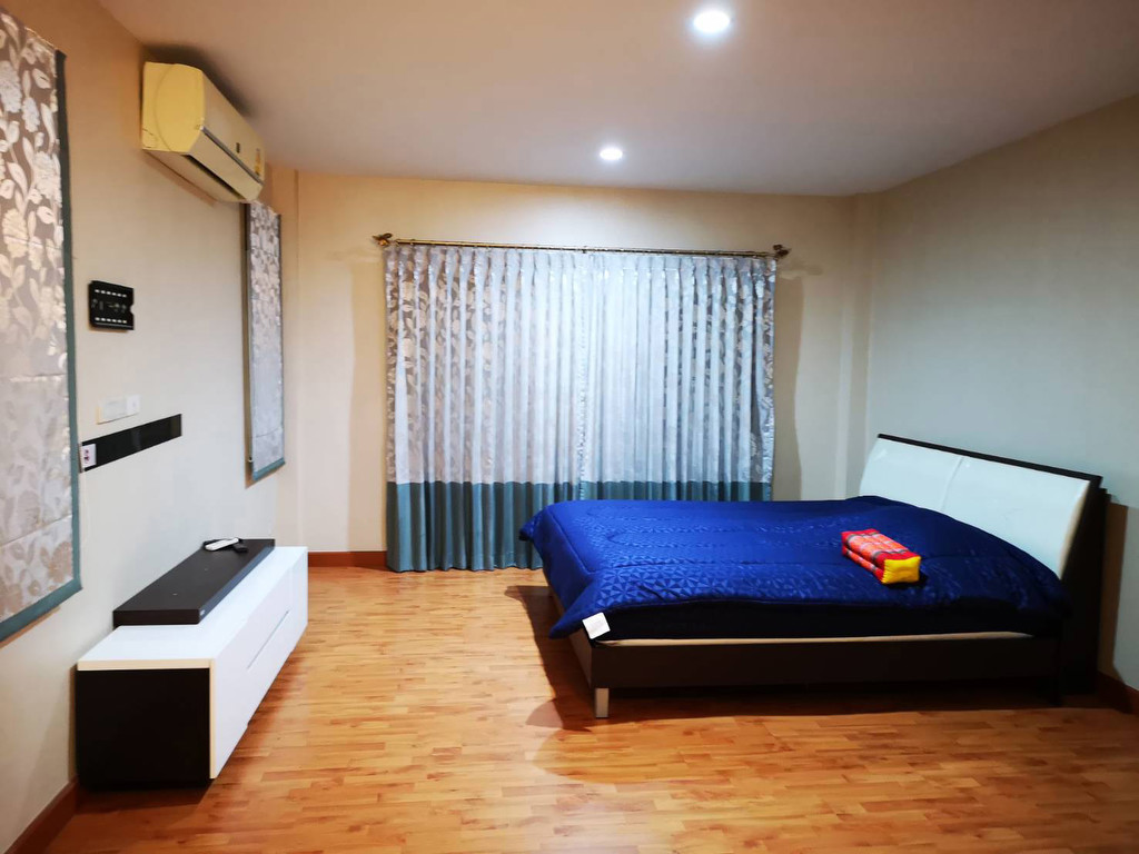 ให้เช่าบ้านเดี่ยวใหม่ 2 ชั้น หมู่บ้านวราบดินทร์ ลำลูกกาคลอง 5 ปทุมธานี  ติดบิ๊กซีลำลูกกาคลอง 5,ใกล้โ