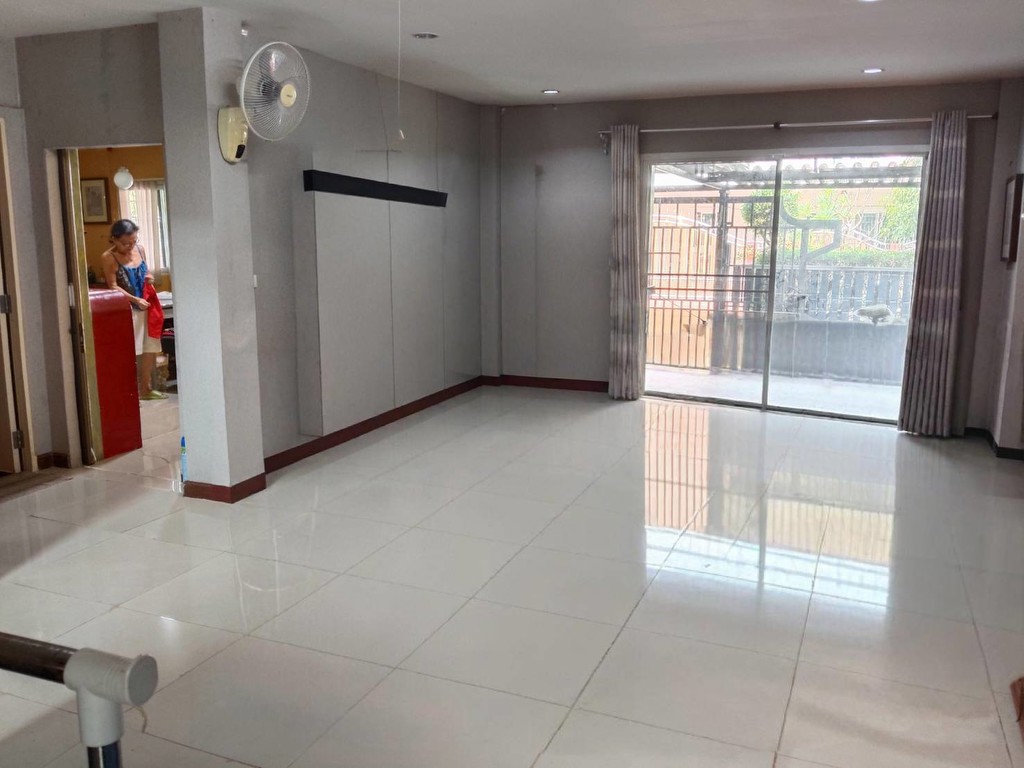 ขายด่วน บ้านเดี่ยว 2 ชั้น หลังใหญ่พร้อมอยู่ โครงการ ม.นลินเรสสิเด้นท์ หทัยราษฏร์ 29 ราคาพิเศษ