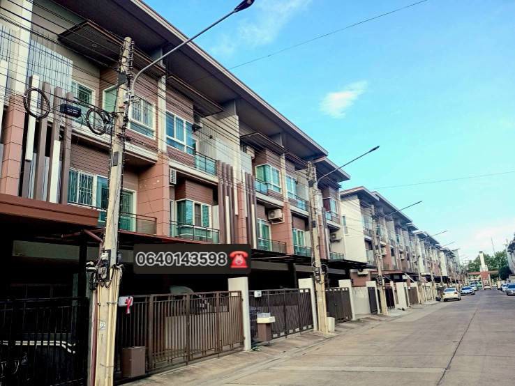 ทาวน์โฮมพร้อมอยู่ โคราช ทำเลเมือง ติดถนนใหญ่