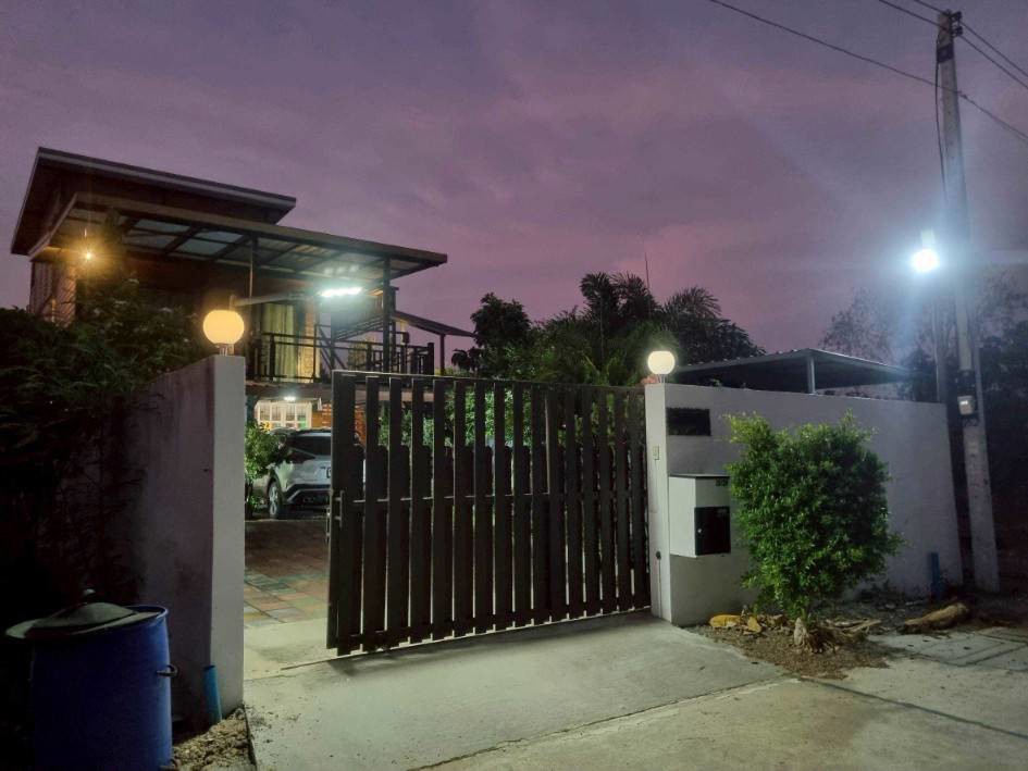 บ้านพลังงานไฟฟ้า ขายบ้านเดี่ยวสไตส์รีสอร์ท คลองหลวง ปทุมธานี แถมโซล่าเซลใช้ไฟฟ้าฟรี