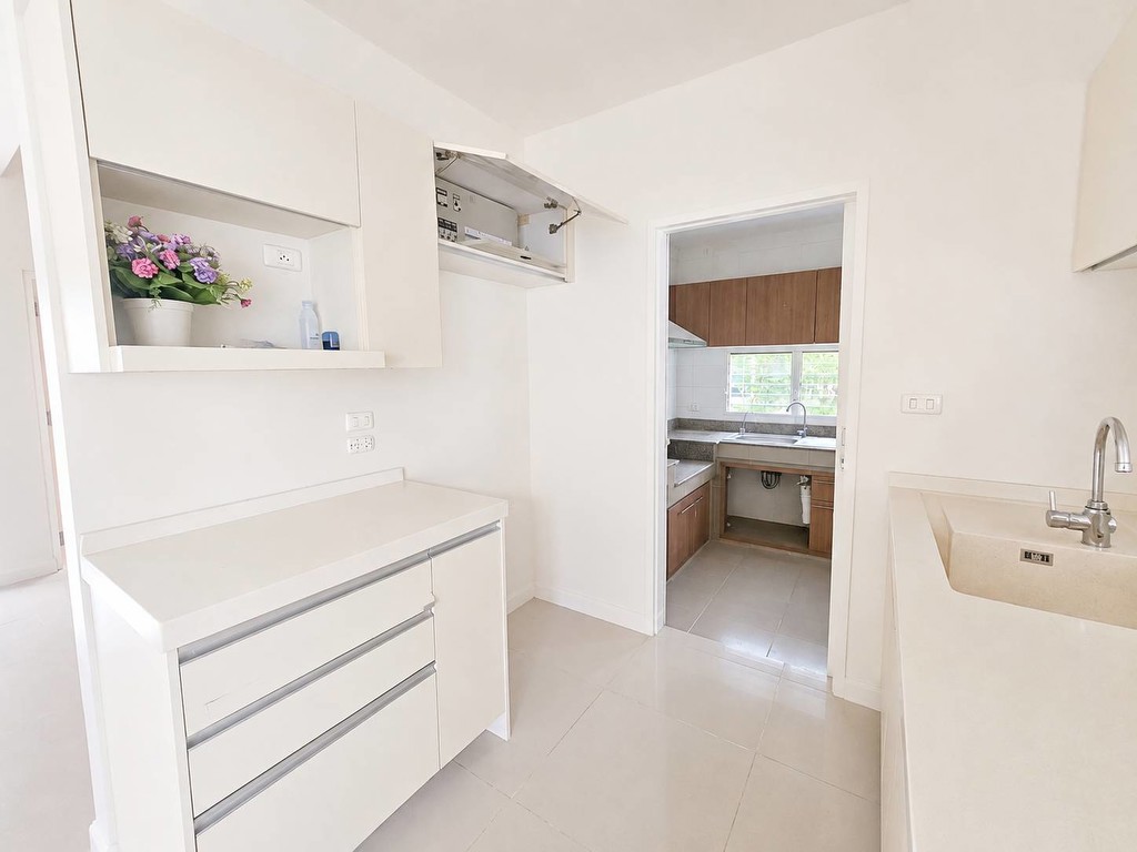 ขายบ้านเดี่ยว 2 ชั้น หลังริม หมู่บ้านมัณฑนา รามอินทรา–วงแหวน