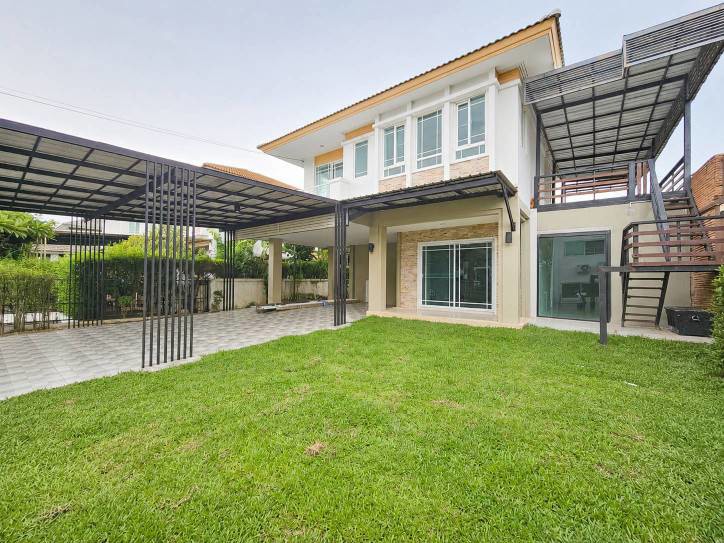 ขายบ้านเดี่ยว 2 ชั้น หลังริม หมู่บ้านมัณฑนา รามอินทรา–วงแหวน