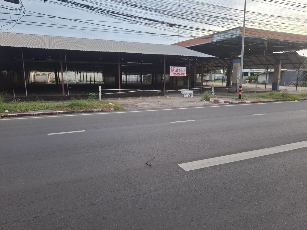ให้เช่าพื้นที่ทำเลทอง ติดถนนเพชรเกษม ใจกลางเมืองราชบุรี